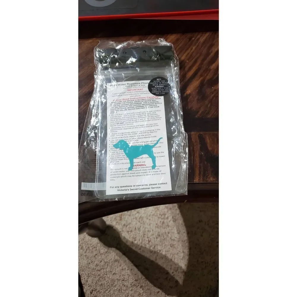 NWT VICTORIA SECRET PINK WATER RESISTANT PHONE POUCH
